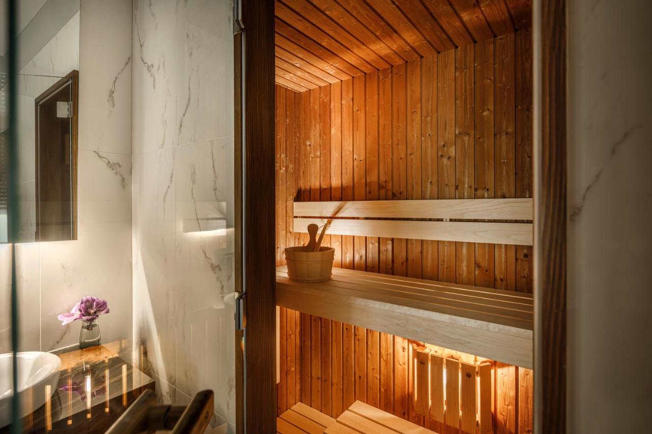 Hotel Ambasador - Liburnia Abbazia Esterno foto A Finnish sauna