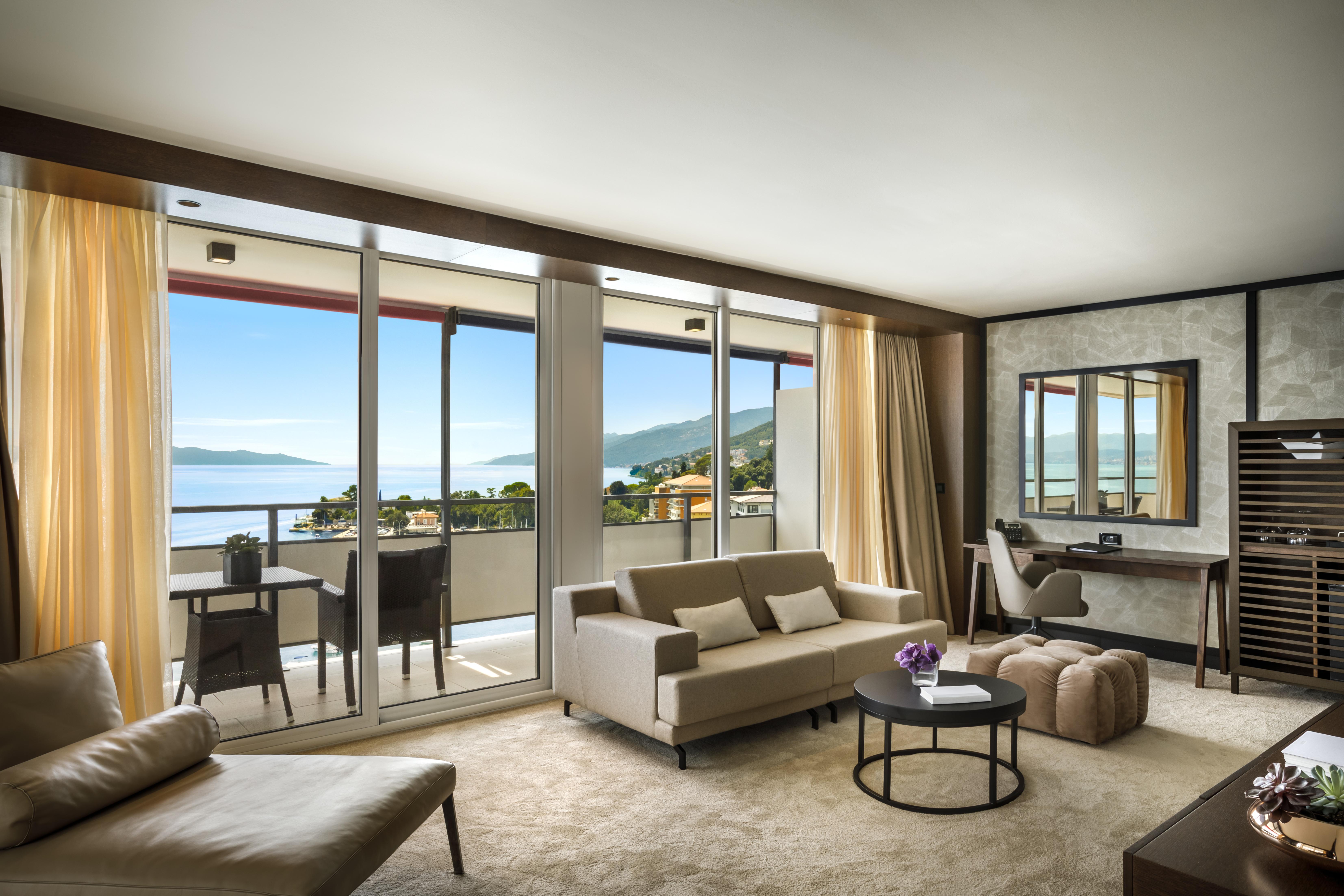 Hotel Ambasador - Liburnia Abbazia Esterno foto A suite at the Mandarin Oriental, Sanya