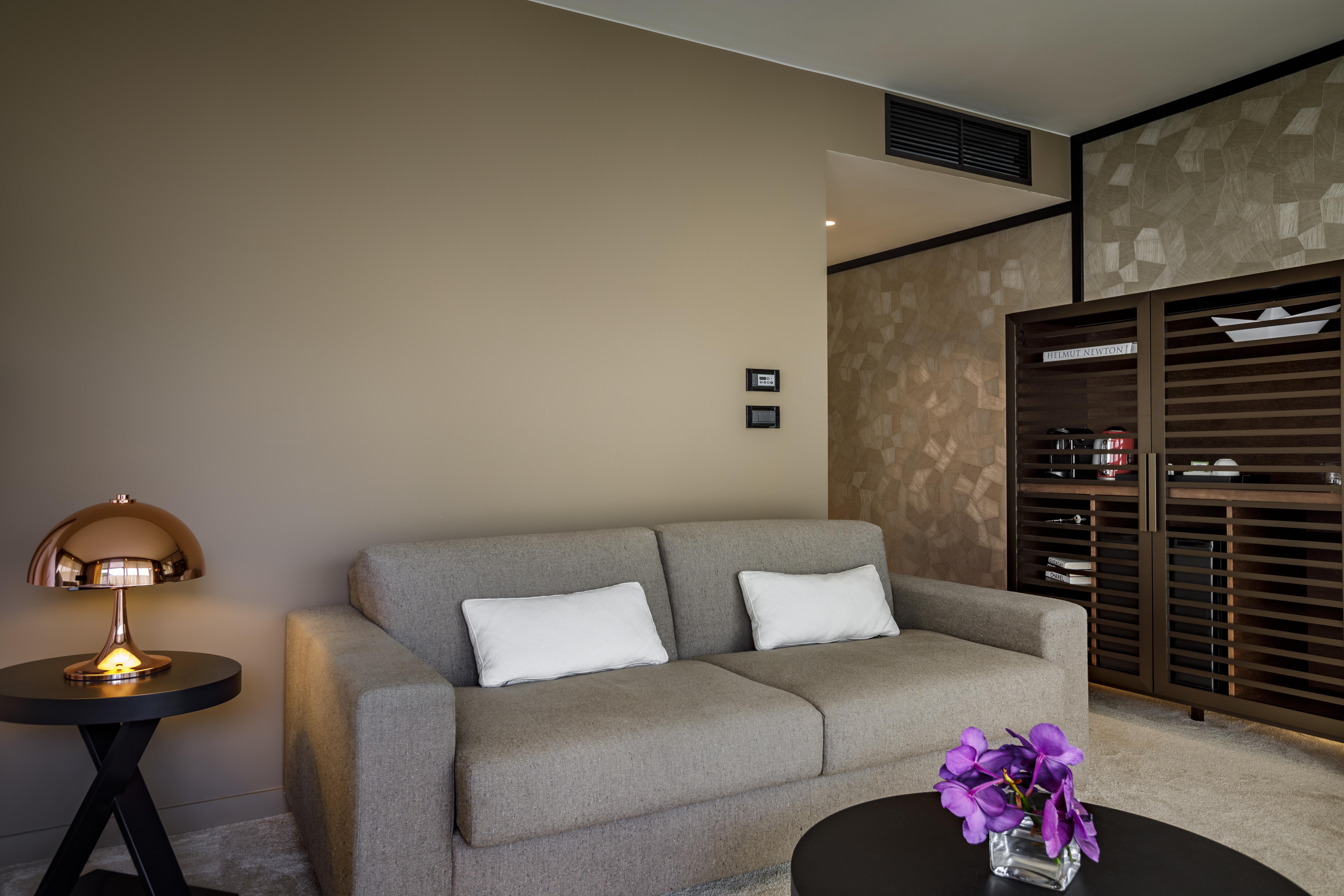 Hotel Ambasador - Liburnia Abbazia Esterno foto A living room