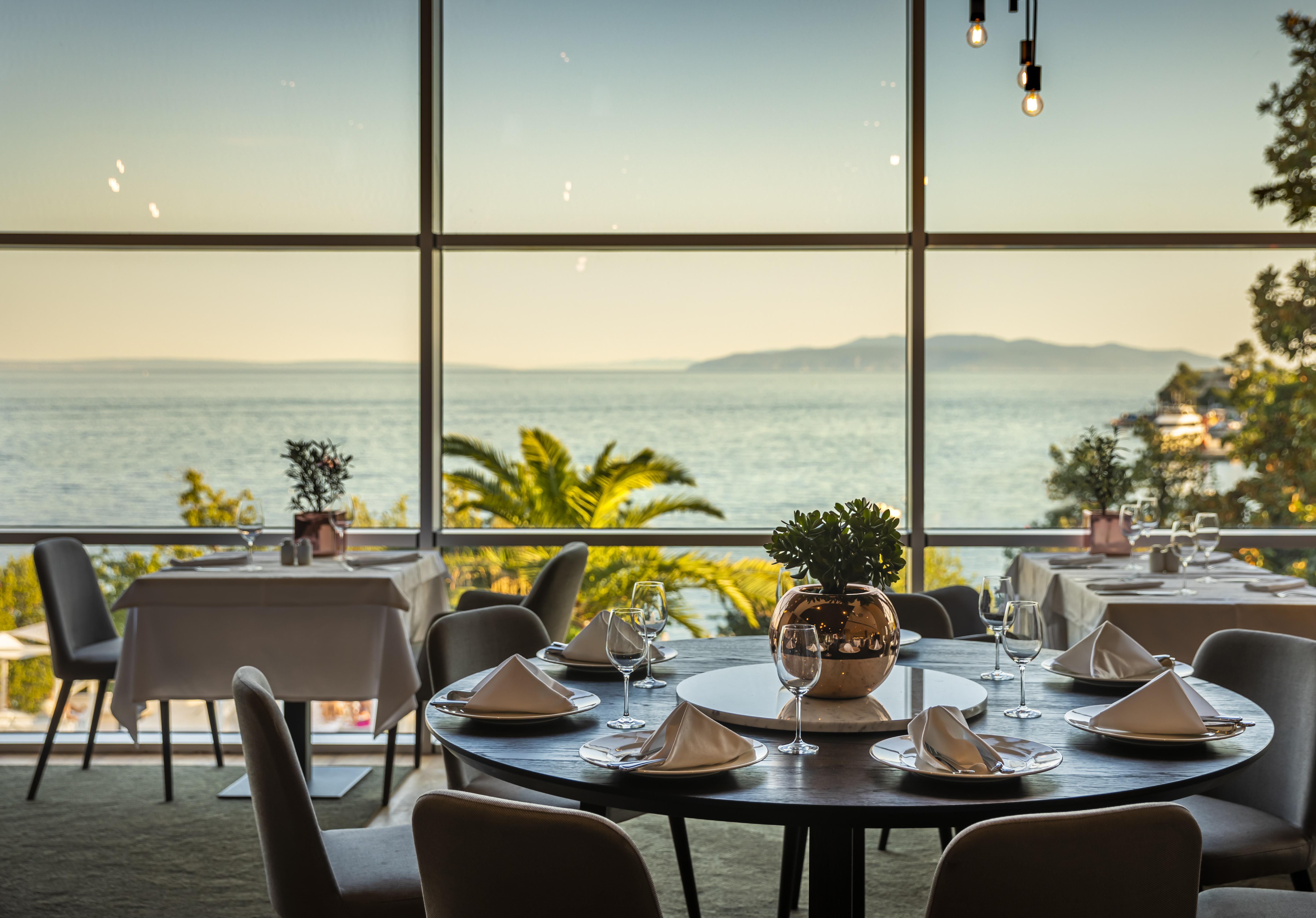 Hotel Ambasador - Liburnia Abbazia Esterno foto Restaurant