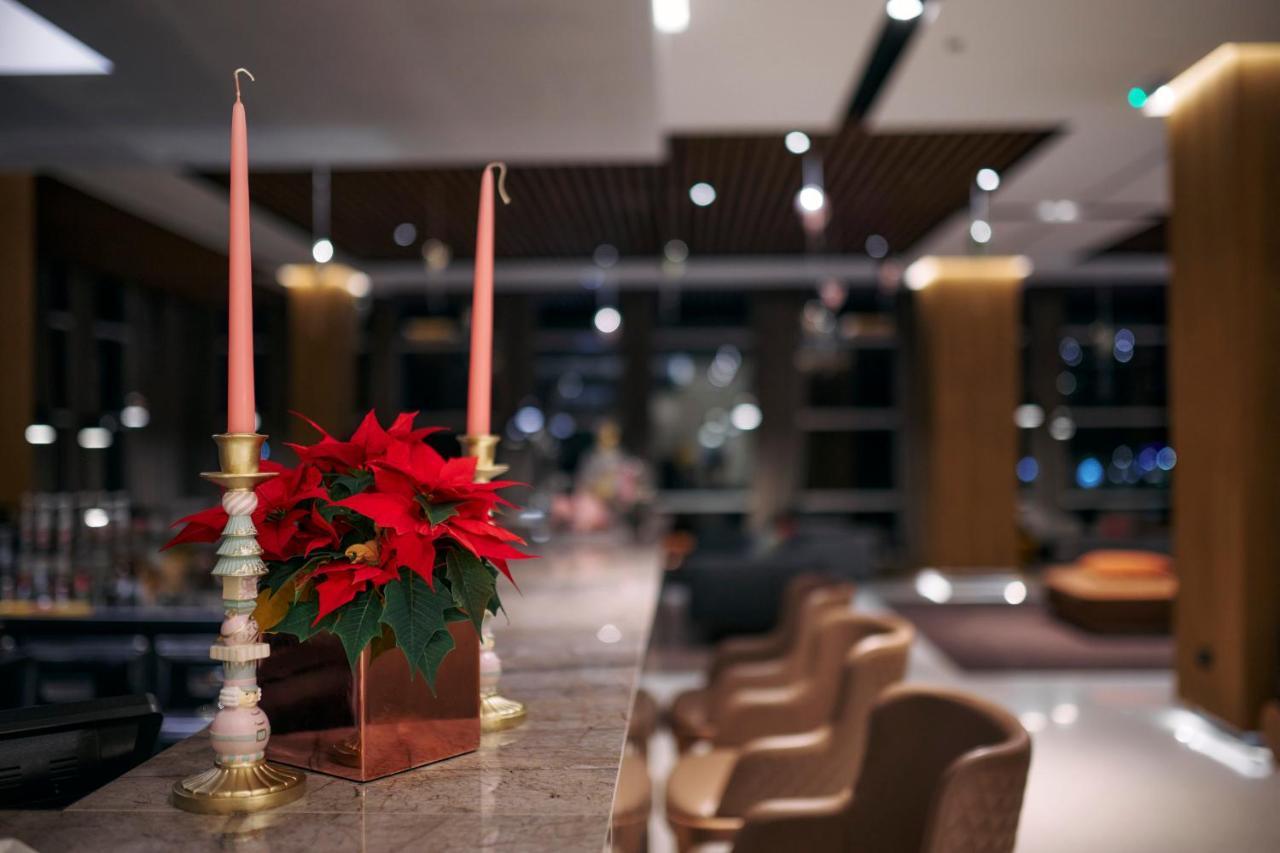 Hotel Ambasador - Liburnia Abbazia Esterno foto Poinsettia in a hotel