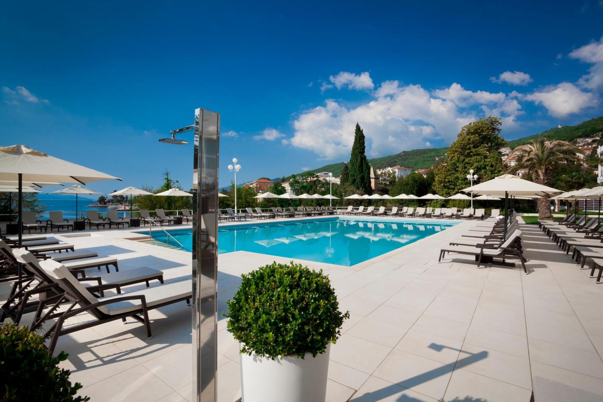 Hotel Ambasador - Liburnia Abbazia Esterno foto